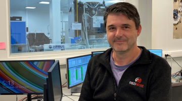 Marc Dielissen aan cleanroom